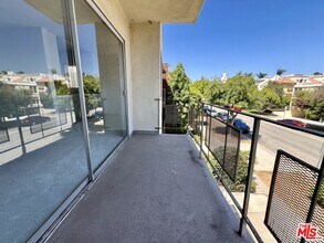 1128 10th St in Santa Monica, CA - Building Photo - Building Photo