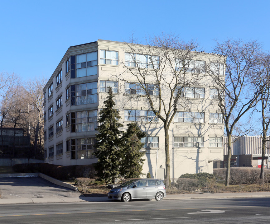 2 Keele St in Toronto, ON - Building Photo