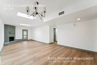 5336 S Country Club Way in Tempe, AZ - Foto de edificio - Building Photo