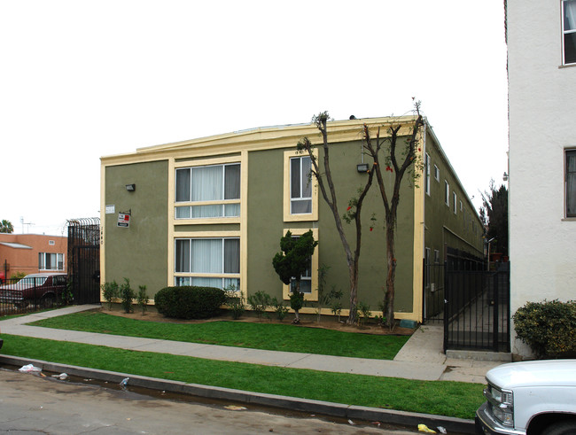 1440 Elm Ave in Long Beach, CA - Foto de edificio - Building Photo