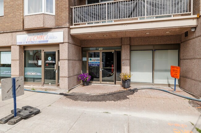 Villa Ariane in Montréal, QC - Building Photo - Building Photo