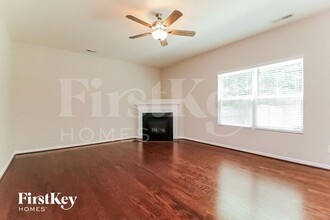 6328 Bunker Hill Dr in Raleigh, NC - Foto de edificio - Building Photo