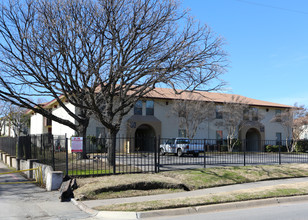 El Rancho Escondido Apartments in Fort Worth, TX - Building Photo - Building Photo