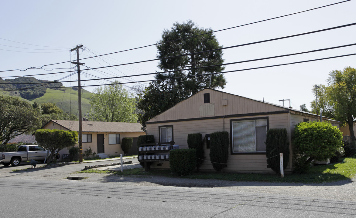 585 Old Canyon Rd in Fremont, CA - Building Photo