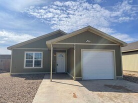 2204 E Main St in Lubbock, TX - Building Photo