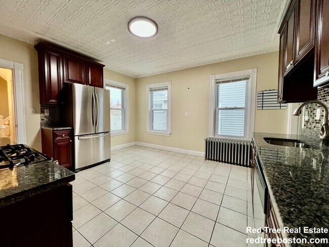 39 Watts St in Malden, MA - Foto de edificio - Building Photo