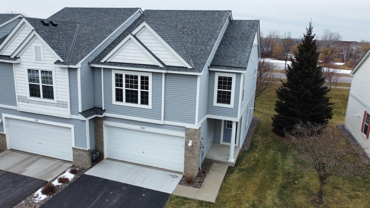 17689 70th Pl N in Osseo, MN - Building Photo