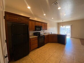 290 W Buena Vista Blvd in Washington, UT - Building Photo - Building Photo