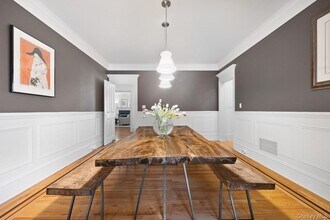 11 School Ln in Scarsdale, NY - Foto de edificio - Building Photo