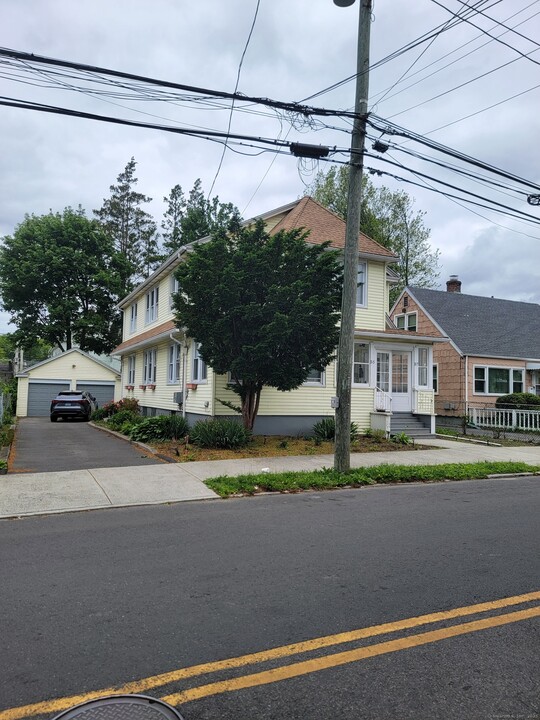 55 N Bishop Ave in Bridgeport, CT - Building Photo