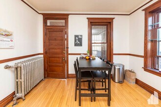 842 W Waveland Ave, Unit 3 in Chicago, IL - Building Photo - Building Photo