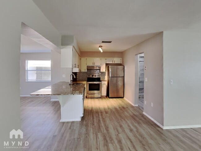 7511 Hawthorn Dr in Port Richey, FL - Building Photo - Building Photo