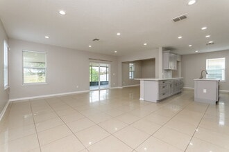 4911 Windbourne Way in St. Cloud, FL - Building Photo - Building Photo
