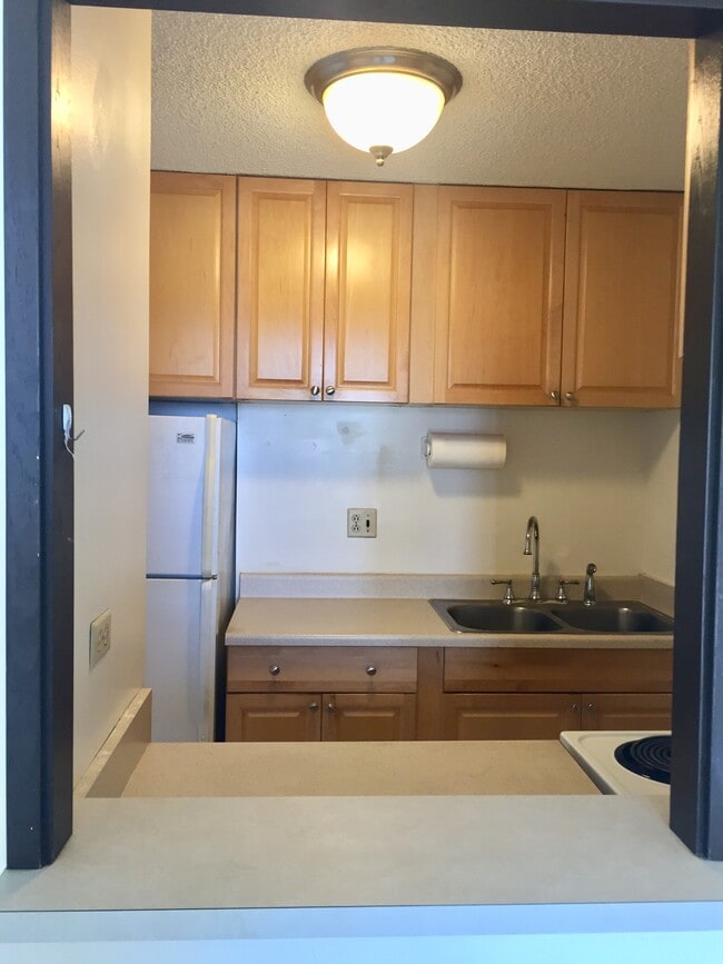 98 Moanalua Rd in Aiea, HI - Building Photo - Building Photo