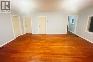 4 Hazelton St in Leamington, ON - Building Photo - Building Photo