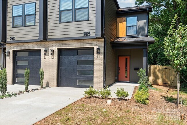 2025 Wilson Ave in Charlotte, NC - Building Photo - Building Photo