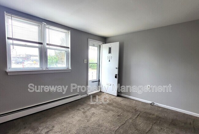 309 Green St in Marcus Hook, PA - Building Photo - Building Photo