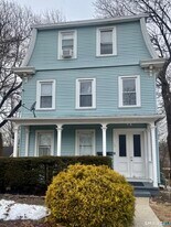 73 Peck St in Norwich, CT - Building Photo