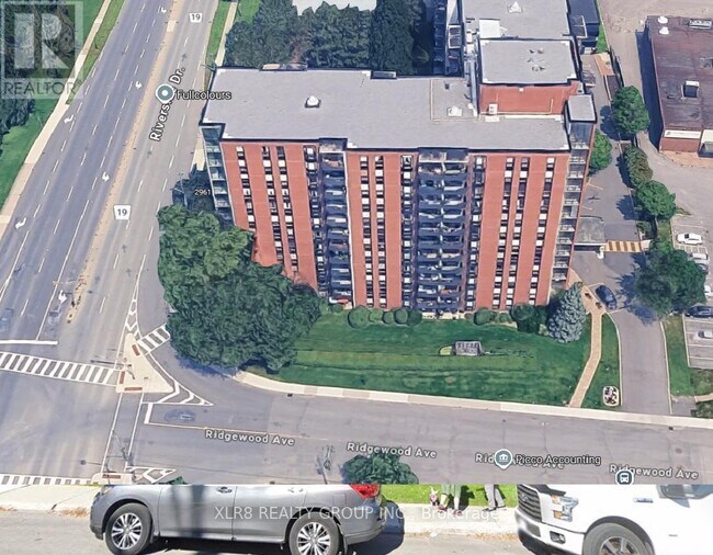 2951 Riverside Dr. in Ottawa, ON - Building Photo - Building Photo