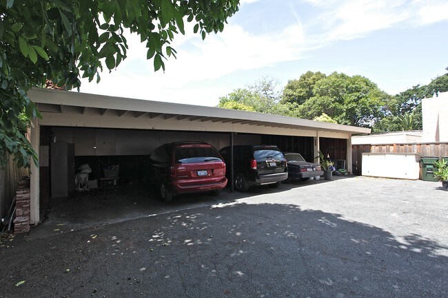 1172 Clinton St in Redwood City, CA - Building Photo - Building Photo