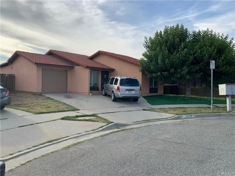 497 Cheyenne Cir in Banning, CA - Foto de edificio