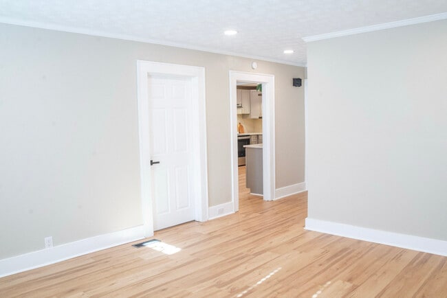 2615 Belvedere Ave in Knoxville, TN - Foto de edificio - Building Photo