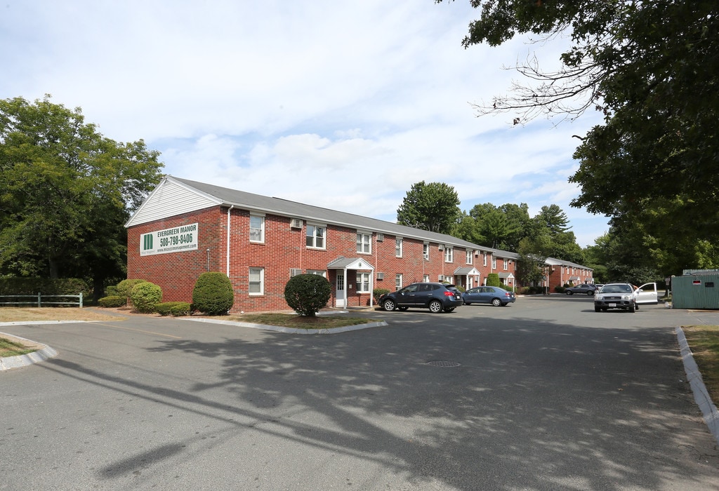 Evergreen Manor Apartments in Westfield, MA
