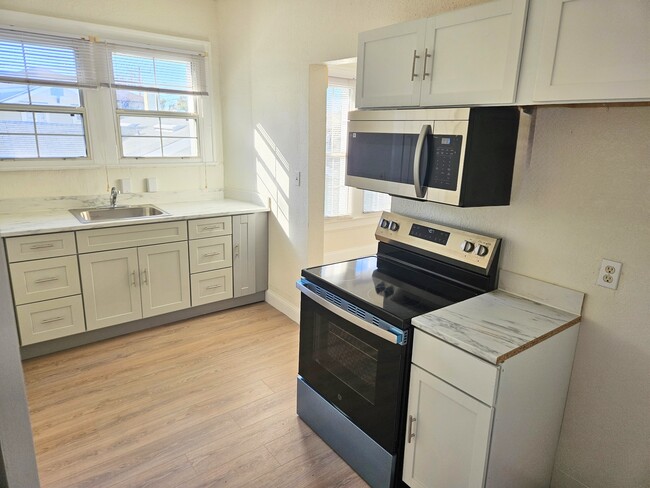 2650 Post St, Unit 2652 B