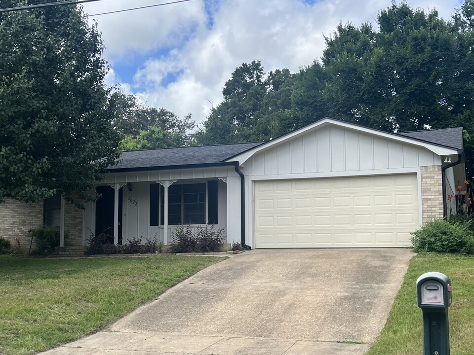 2623 Chelsea Dr in Tyler, TX - Building Photo