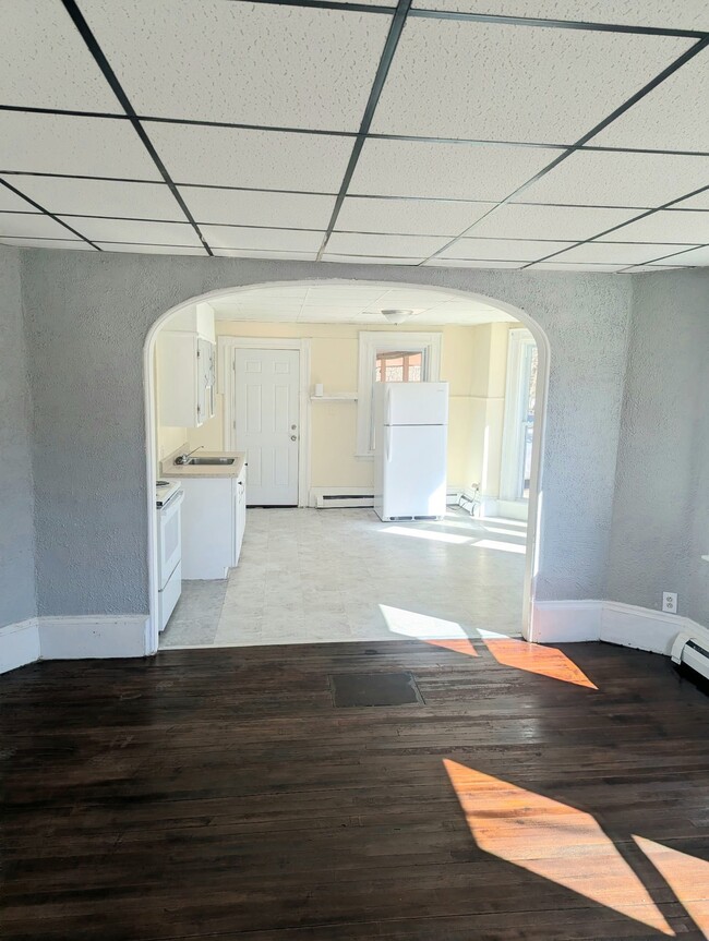 17 Autumn St in Gardiner, ME - Building Photo - Building Photo