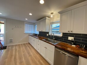 4724 7th Ave NE in Seattle, WA - Building Photo - Building Photo