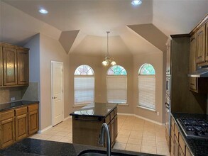 10325 Flat Creek Trail in McKinney, TX - Building Photo - Building Photo