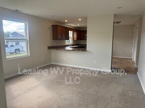 413 Midland Trail in Hurricane, WV - Building Photo - Building Photo