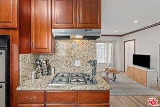 1330 S Barrington Ave in Los Angeles, CA - Building Photo - Building Photo