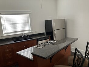 710 Nun St in Wilmington, NC - Building Photo - Building Photo