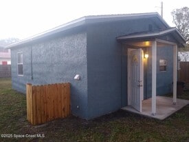 213 Martin St in Cocoa, FL - Building Photo