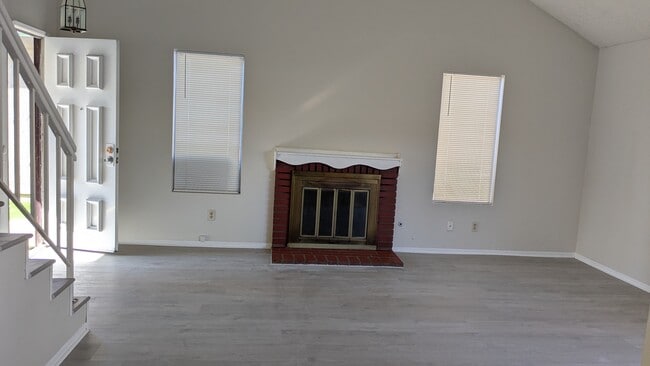 24158 Amberley Dr in Moreno Valley, CA - Building Photo - Building Photo