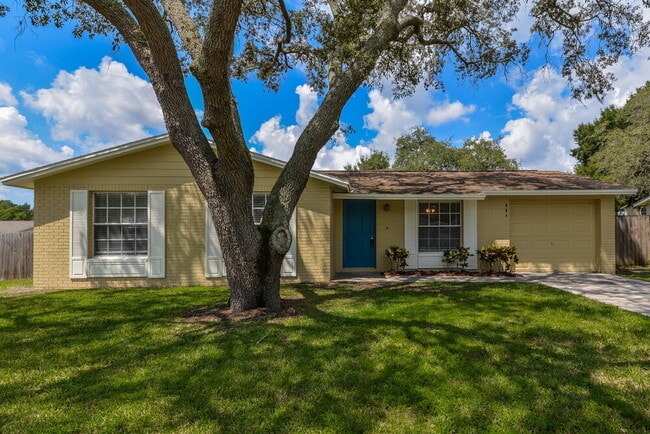 property at 904 Briarcliff Dr