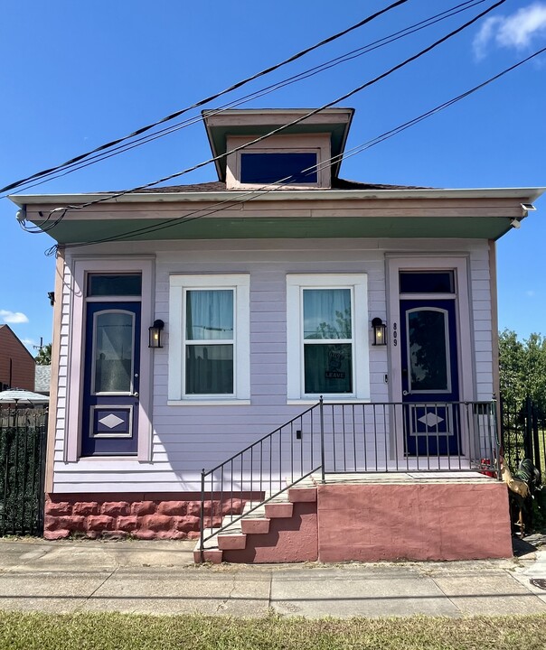 809 N Galvez St in New Orleans, LA - Building Photo