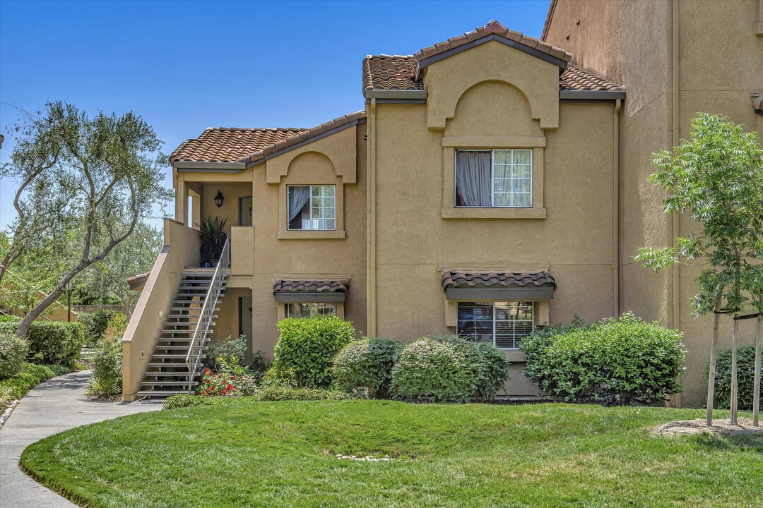 440 Bollinger Canyon Ln, Unit 194 in San Ramon, CA - Building Photo
