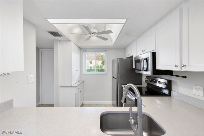 property at 1008 Manatee Rd