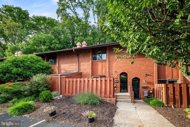 property at 404 Worthington Dr