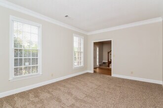 1052 Laurel Valley Dr SW in Marietta, GA - Building Photo - Building Photo