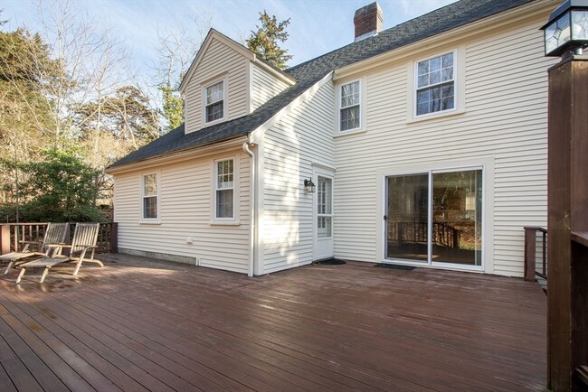 22 Red Gate Ln in Cohasset, MA - Building Photo - Building Photo