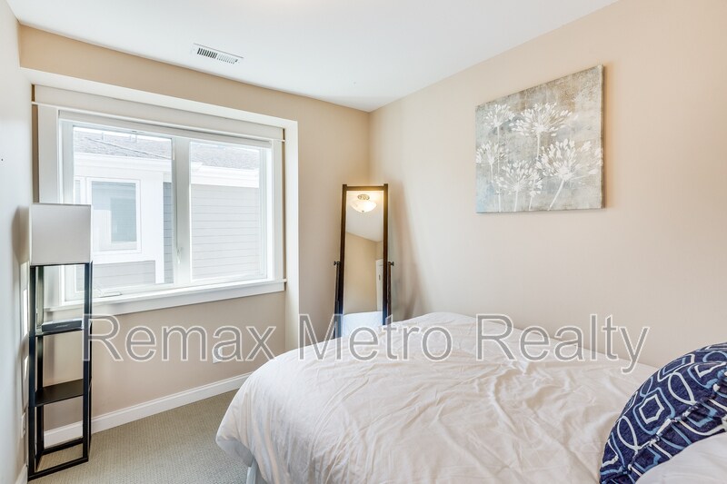 308 Valley St in Seattle, WA - Building Photo