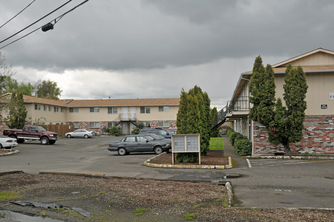 Manchester Square Apartments in Tigard, OR - Foto de edificio - Building Photo