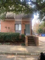 7 Canterbury Ct in Columbia, SC - Building Photo