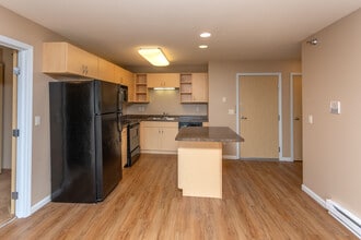 Northern Heights Apartments in Grand Forks, ND - Building Photo - Interior Photo