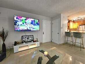 701 Lyons Rd in Coconut Creek, FL - Building Photo - Building Photo