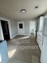 629 W Market St in New Albany, IN - Building Photo - Building Photo